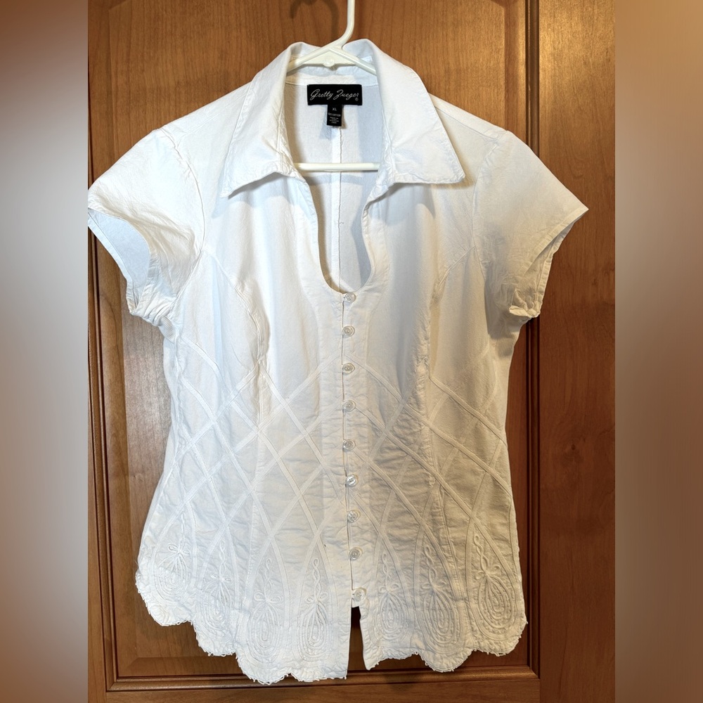 Gretty Zueger embroidered elegant white top